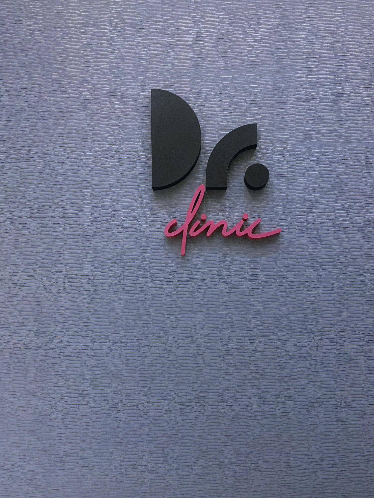 drslounge-clinic-door-4